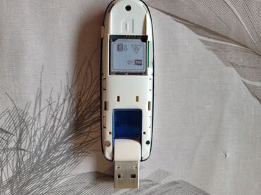 Modemlər və şəbəkə avadanlıqları: ZTE şirkətinin istehsalı olan MF631 HSDPA USB stiki. Kompakt dizaynı