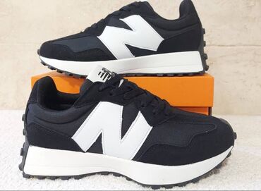 Patike: New balance 327 patike

Novo
Brojevi 36 do 46

fb Moja Kupovina 1 — 10