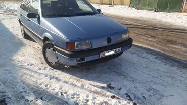 Volkswagen: Volkswagen Passat: 1991 г., 1.8 л, Механика, Бензин, Седан