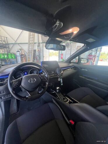 Toyota: Toyota C-HR: 1.8 l. | 2018 έ. SUV/4x4 — 10