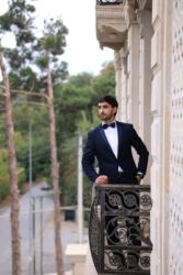 Kostyumlar: Tam dəst 3günlük icarəsi 30azn Üzərində verilir: *Kostyum dəsti — 15