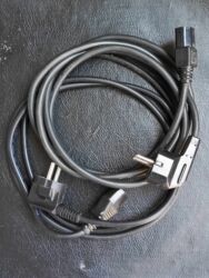 Masaüstü kompüterlər və iş stansiyaları: Köhnə Sony komputer və hissələri. sistem bloku, disketler, kalonka — 17