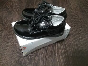 46 размер обувь: Продам детские черные лакированные туфли в отличном состоянии,обували