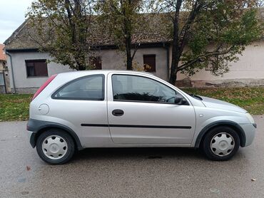 pasat 4: Opel Corsa: 0.9 l | 2001 г. 150000 km. Hečbek