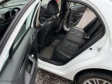 BYD: BYD E5: 2019 г., Электромобиль, Седан — 9