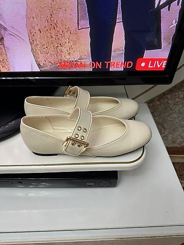 babet ayaqqabı: Baletkalar, Guess, Ölçü: 39, rəng - Bej, Yeni — 1