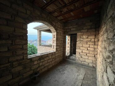 Həyət evləri və villaların satışı: 8 otaq, 376 kv. m, Təmirsiz — 23