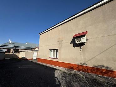 Продажа коттеджей и домов: Продается капитальный двухэтажный дом в городе Кара-Балта, ул. Ленина — 2
