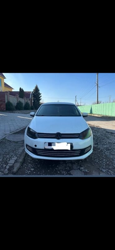 Volkswagen: Volkswagen Polo: 2014 г., 1.6 л, Механика, Бензин, Кроссовер