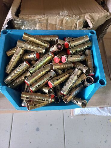 Qaykalar: Metiz və bərkidici məhsulların geniş seçimi Məhsul çeşidləri: - — 12