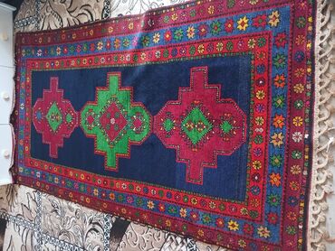 islenmis iran sobasi: 1950 ci ilin xalçası özmüzdə olub dekorativ istifadə olunub razılaşma