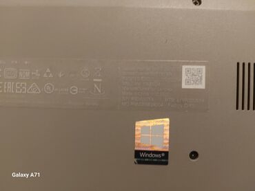 os crna sa obriszenskog lika: Laptop Lenovo u odličnom nekorišenom stanju sive boje. Za više