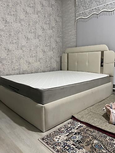 кровать каркасная: Двуспальная кровать, Б/у, С матрасом, длина - 200 см — 3