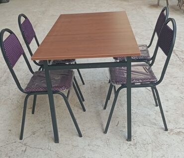 Masa və oturacaq dəstləri: Mətbəx üçün, Dördbucaq masa, 2 stul — 3