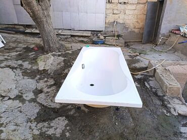 Vannalar: Akril vanna – düzbucaqlı, modern dizaynlı, mərkəzdə drenaj çıxışı və — 8