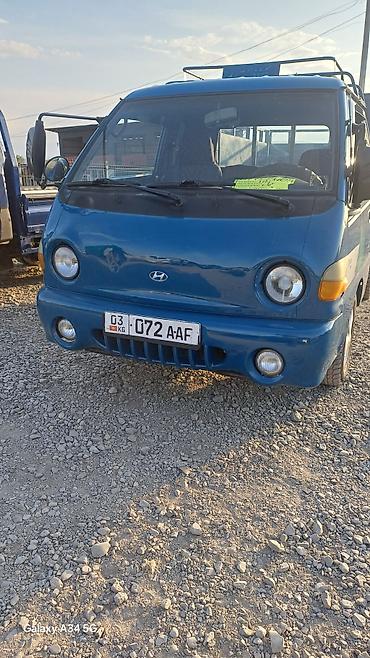 машины на механике: Hyundai Porter: 2001 г., 2.5 л, Механика, Дизель — 2