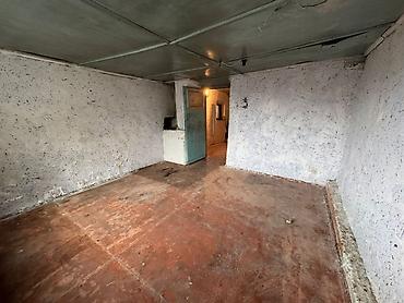 Продажа коттеджей и домов: Срочно продаётся пристроенная времянка в центре города, район — 8