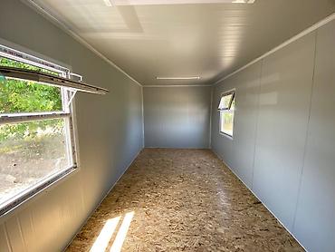 Аренда складов и мастерских: Модульный контейнер серого цвета с белой отделкой. Оснащен дверью и at lalafo.kg — 10 Аренда складов и мастерских: Модульный контейнер серого цвета с белой отделкой. Оснащен дверью и — 10