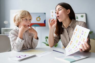 Другие услуги: Логопед с опытом работы принимает детей для постановки звуков за