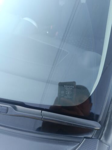 срочно продам авто в связи с переездом: Toyota ist: 2003 г., Автомат, Бензин, Хэтчбэк
