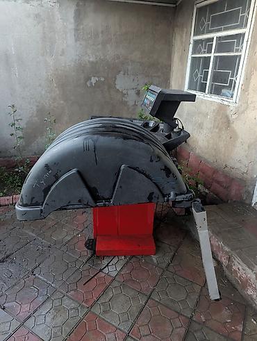 Другое автосервисное оборудование: Продаю аппарат для балансировки колес, привезен из Германии. Торг — 5