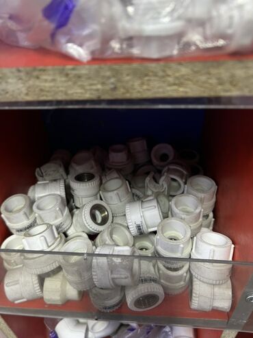 фитинги для пластиковых труб: Муфта, Материал: Пластик