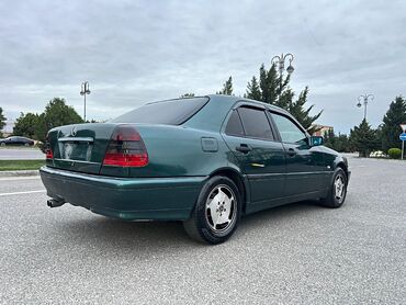 Mercedes-Benz: Salam. Avtomobil şəkildən görsəndiyi kimi ideal vəziyyətdədir.Heç bir — 4