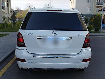 Mercedes-Benz: Mercedes-Benz GL 550 4MATIC SUV - Ban növü: tam ölçülü 7 yerlik SUV - — 2
