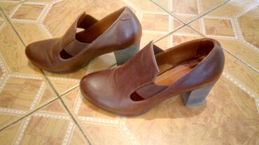 женские кожаные туфли лодочки: Туфли, Размер: 36.5, цвет - Коричневый, Б/у