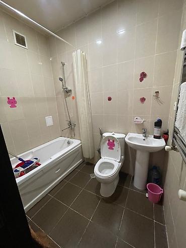 Mənzillər: Hövsan Mida 1. Manzil orta blokda yerlasir Otaqlar ayri-ayri — 3