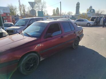 авто поилка: Volkswagen Vento: 1993 г., 1.8 л, Механика, Бензин, Седан