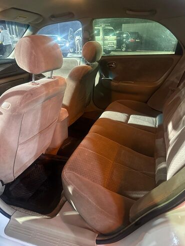 Mazda: Mazda 626: 2000 г., 2.5 л, Автомат, Бензин, Седан — 4