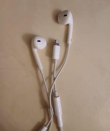 İşlənmiş Simli Qulaqcıqlar, Apple, rəng - Ağ