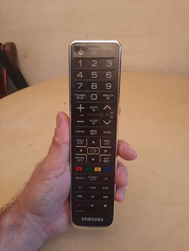Aksesoari za TV i video: Daljinski za LCD Samsung tv, televizor.
Ispravan — 15