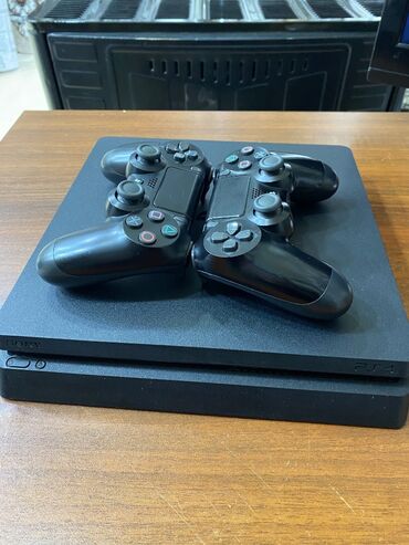 PS4 (Sony Playstation 4): Idial vəziyyətdədir ps4 slim 1TB madelidir qizma yoxdur orginal pult