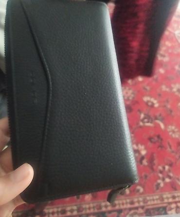 Qara rəngli uniseks pulqabı/klatç - Material: teksturalı süni dəri - lalafo.az -da Qara rəngli uniseks pulqabı/klatç - Material: teksturalı süni dəri -