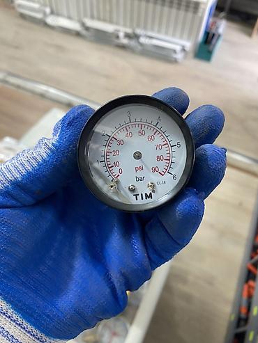 Манометр TIM, радиальный, 0–6 бар (0–90 psi) - Измерение давления