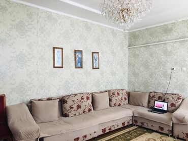 советские мебели: Угловой диван, цвет - Бежевый, Б/у