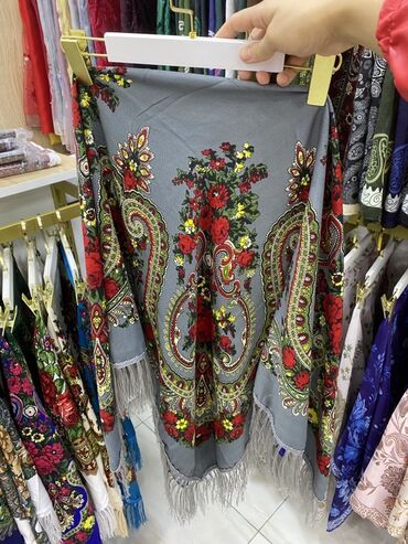 купить кепку в баку: Boz rəng tonlarında şal/örtü kolleksiyası - Naxış: Şərq üslubunda