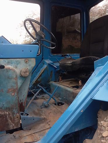 Digər kənd təssərüfat avadanlığı: Məhsul: Belarus markalı təkərli traktor Xüsusiyyətlər: - Korpus: mavi — 4