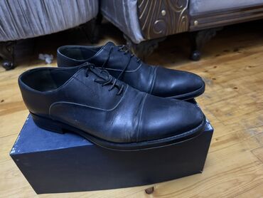 qara kişi cemperləri: Almaniyadan alınıb, temiz deri - Model: bağlamalı Oxford üslubu