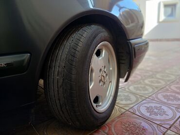 Mercedes-Benz: Mercedes-Benz E 240: 2.4 l | 1998 il Sedan — 12