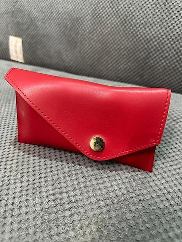 Чехлы: Компактные кожаные чехлы-кошельки для наушников/мелочей. - Материал — 1