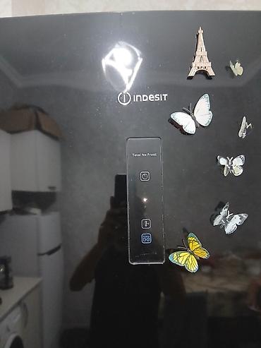 Indesit Total No Frost soyuducu - Rəng: qara, şüşə effekti olan ön — 4