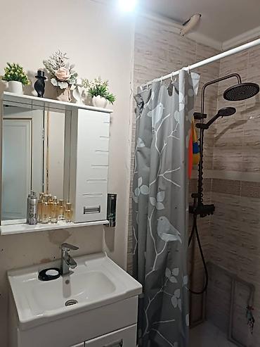 Продажа коттеджей и домов: Срочно, продаю дом в Новопавловке Ленинский район Бишкека. Дом 1980 — 5