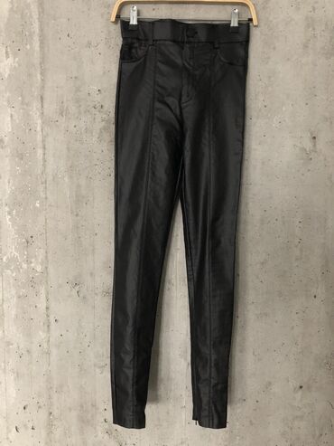 zara pantalone sa sljokicama: XS (EU 34), Faux leather, color - Black