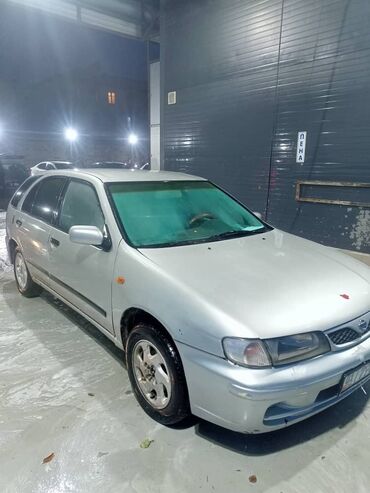 Nissan: Nissan Primera: 1999 г., 1.5 л, Механика, Бензин, Хэтчбэк