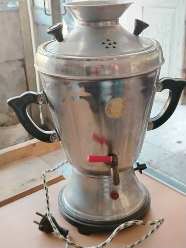 ev ucun: İşlənmiş Elektrik Samovar, 2 l, Ünvandan götürmə