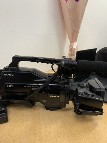 videokameru i fotoapparat sony: Продаю видеокамеру Sony hxr 1500