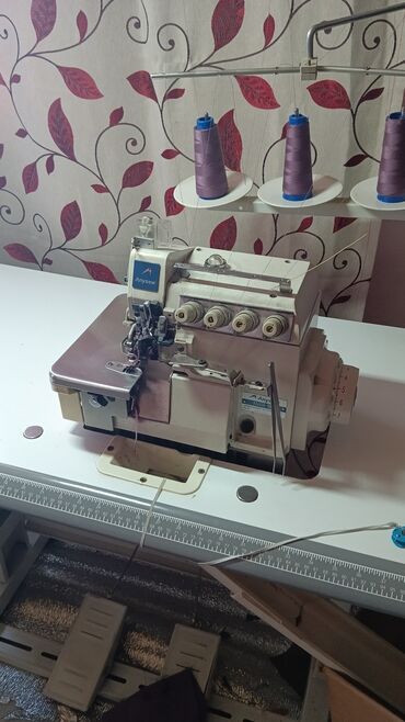 питинитка бу: Швейная машина Оверлок, Полуавтомат